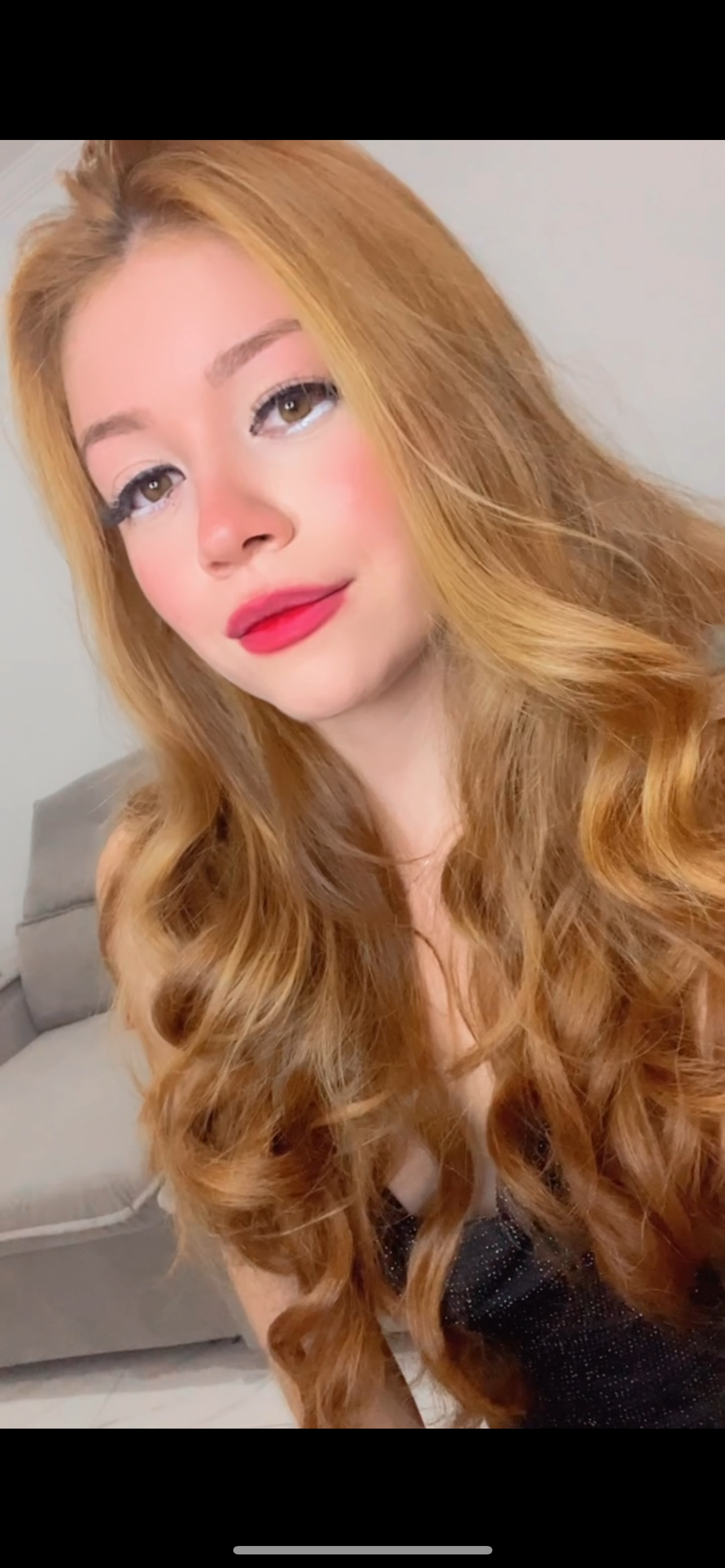 Suellen depois de compreender quais escolhas valorizam seu tipo de beleza